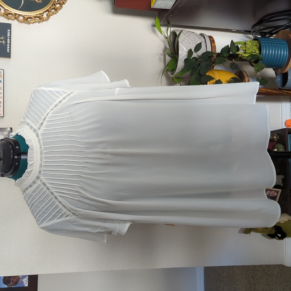 NWT Torrid white blouse with lace & pleats